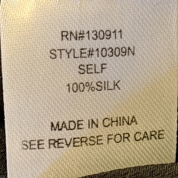 😺 Daniel Rainn Black Silk Blouse w/ Crochet Lace - Picture 7 of 7